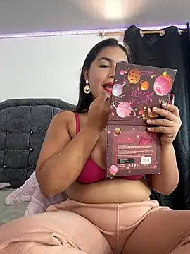 Snapshot of AnnaRosse1 chatting on 01/15/25, 03:39 AnnaRosse1 online show from 01/15/25, 03:39