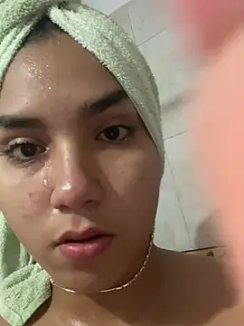 Snapshot of AnnaRosse1 chatting on 03/07/25, 05:49 AnnaRosse1 online show from 03/07/25, 05:49