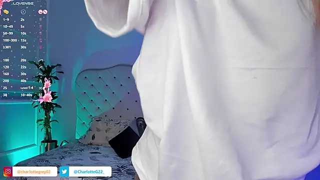 charlotte  grey online show from 03/17/25, 11:00