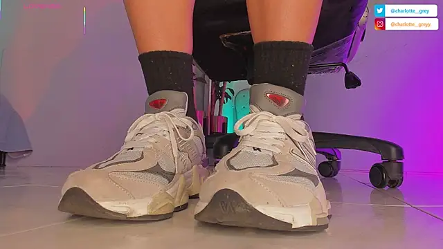 charlotte  grey online show from 09/22/25, 08:11