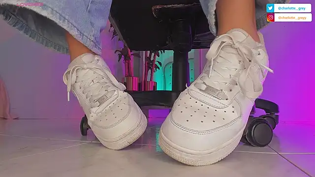 charlotte  grey online show from 09/29/25, 08:13