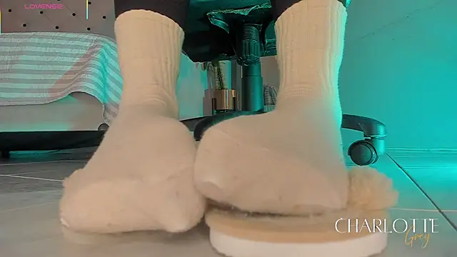 charlotte  grey online show from 12/22/25, 08:17