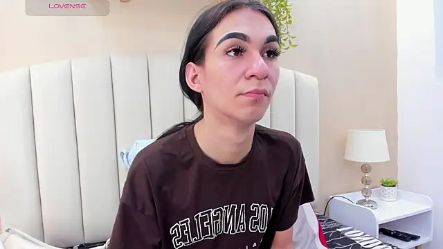 Mia thompson 19 online show from 02/14/26, 07:54