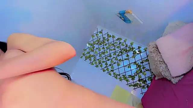 Snapshot of gilbanys_22 chatting on 02/21/25, 09:43 gilbanys 22 online show from 02/21/25, 09:43