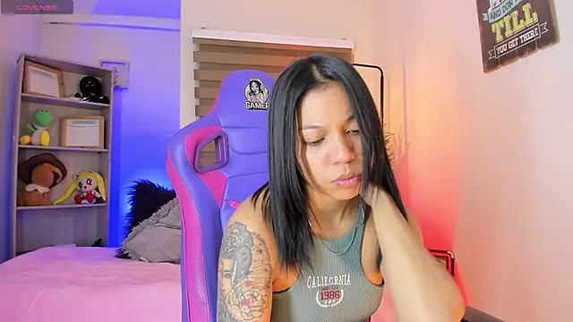 madelyn rose  online show from 11/22/25, 01:48