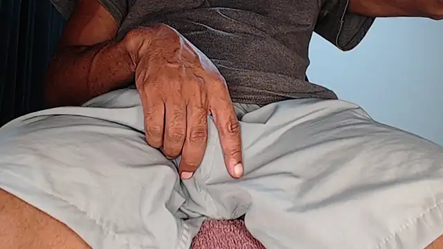 Snapshot of guinho_sp chatting on 03/03/25, 11:44 guinho sp online show from 03/03/25, 11:44