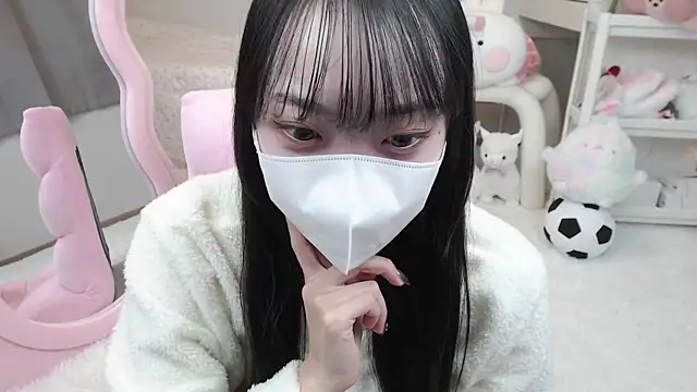 momo room online show from 12/15/24, 06:51