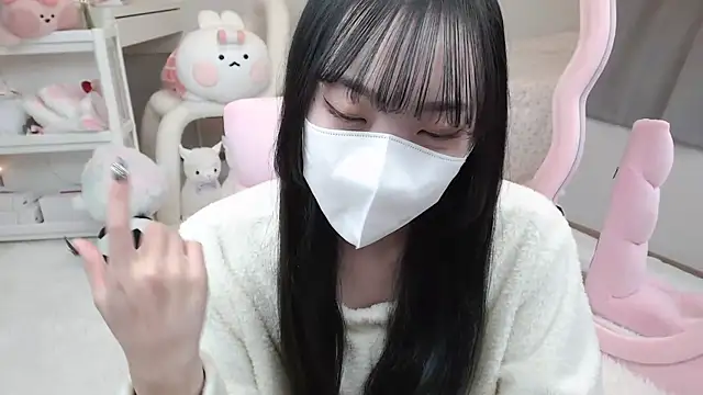 momo room online show from 12/15/24, 11:01