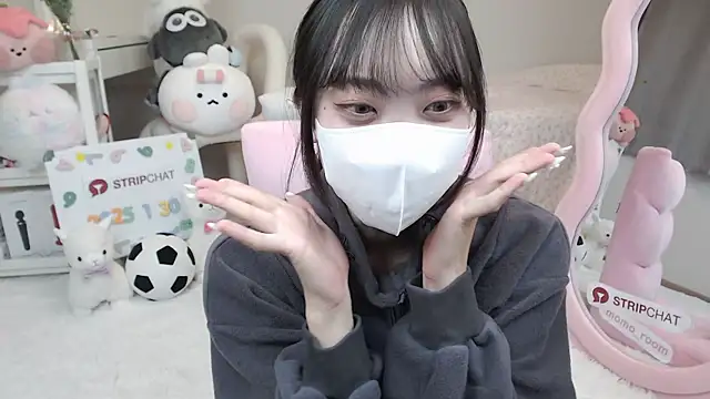 momo room online show from 01/30/25, 10:40