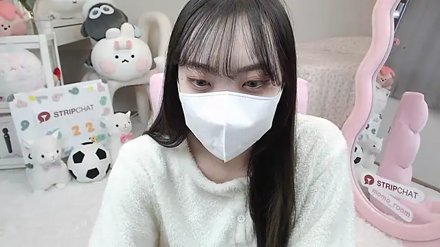 momo room online show from 02/02/25, 03:32