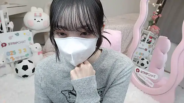 momo room online show from 03/03/25, 10:38