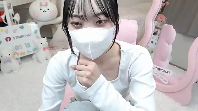 momo room online show from 03/15/25, 02:12