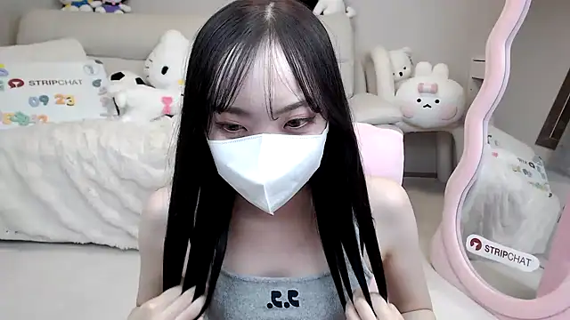 momo room online show from 09/23/25, 11:35