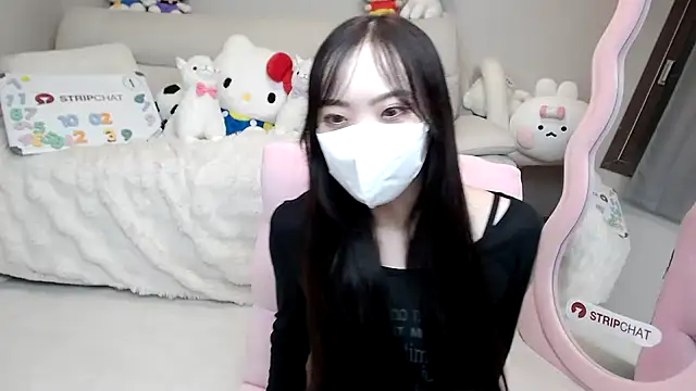 momo room online show from 10/02/25, 10:55