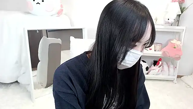 momo room online show from 04/12/26, 10:31