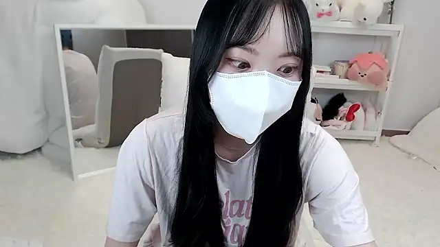 momo room online show from 06/05/26, 11:27
