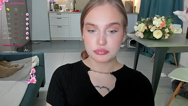 CarolineLovers online show from 12/03/24, 11:24