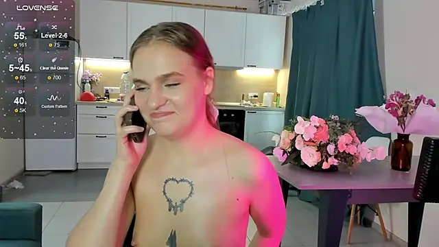 CarolineLovers online show from 12/05/24, 08:55