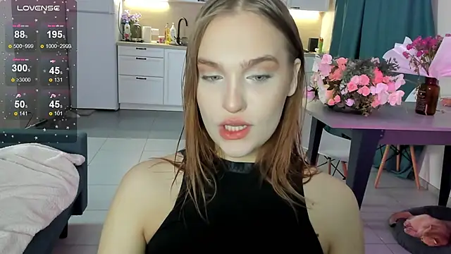 CarolineLovers online show from 12/08/24, 02:39