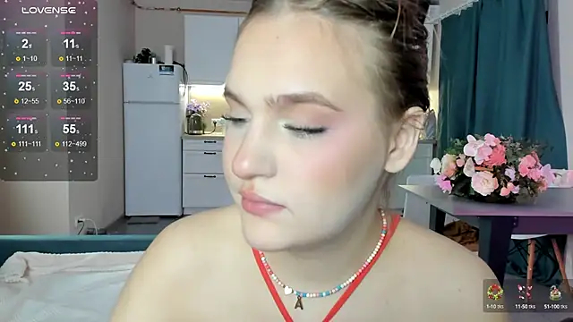 CarolineLovers online show from 12/12/24, 11:14