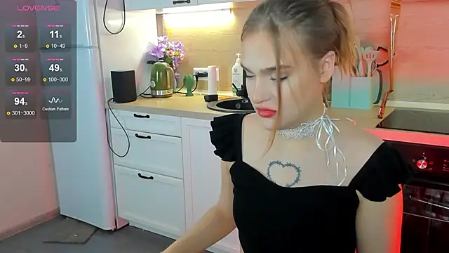 CarolineLovers online show from 12/13/24, 10:55