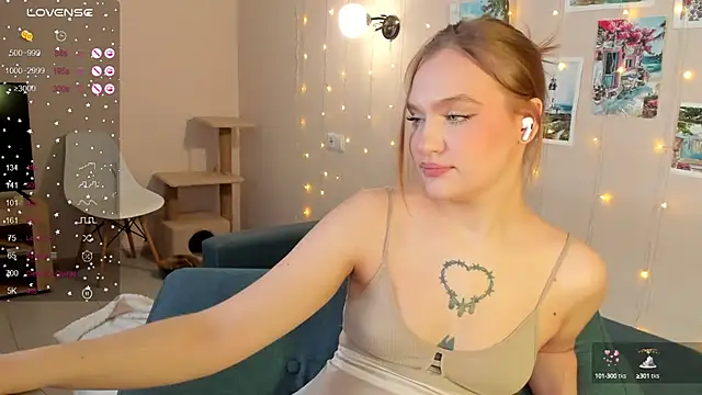 CarolineLovers online show from 01/13/25, 06:16