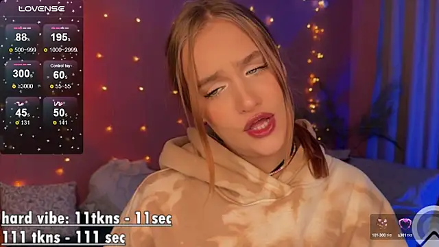 CarolineLovers online show from 03/10/25, 11:16