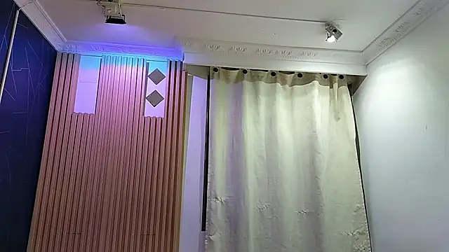 Snapshot of Cataleyalove_ADY chatting on 03/22/25, 04:45 Cataleyalove ADY online show from 03/22/25, 04:45