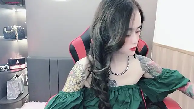 Snapshot of witch-39 chatting on 12/12/24, 04:59 witch-39 online show from 12/12/24, 04:59