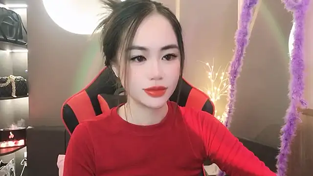 Snapshot of witch-39 chatting on 12/24/24, 12:33 witch-39 online show from 12/24/24, 12:33