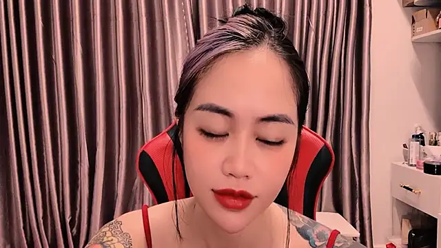 Snapshot of witch-39 chatting on 02/12/26, 06:41 witch-39 online show from 02/12/26, 06:41