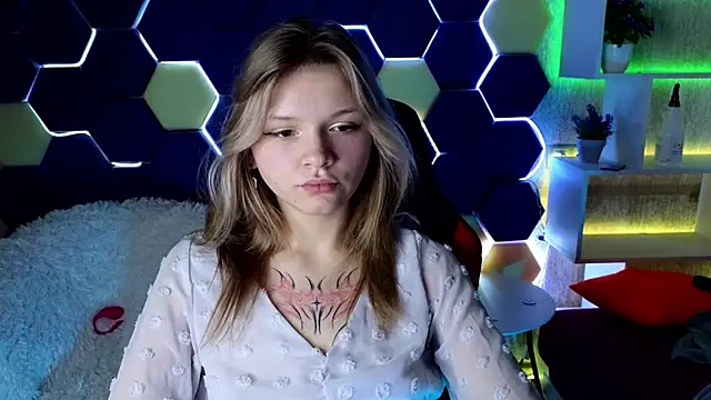 Snapshot of LitaBrom chatting on 12/29/24, 05:21 LitaBrom online show from 12/29/24, 05:21