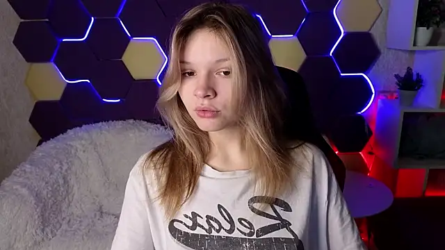 Snapshot of LitaBrom chatting on 01/12/25, 01:11 LitaBrom online show from 01/12/25, 01:11