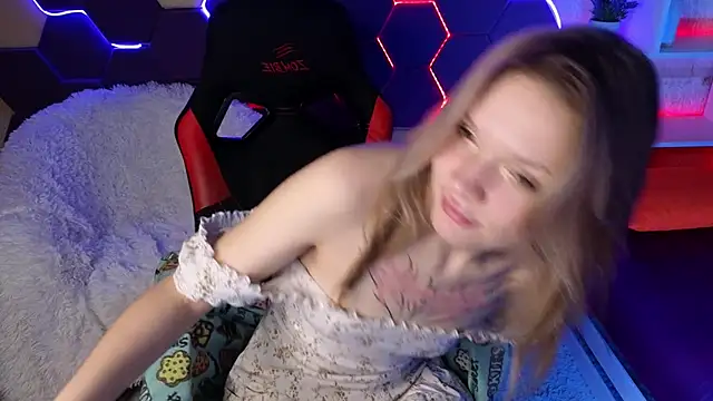 Snapshot of LitaBrom chatting on 01/18/25, 11:32 LitaBrom online show from 01/18/25, 11:32