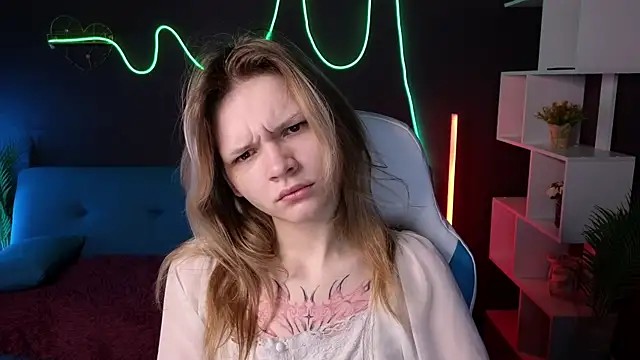 Snapshot of LitaBrom chatting on 02/05/25, 01:15 LitaBrom online show from 02/05/25, 01:15