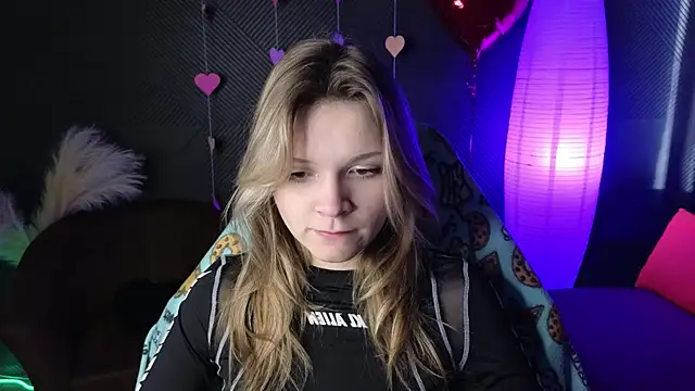 Snapshot of LitaBrom chatting on 02/19/25, 08:01 LitaBrom online show from 02/19/25, 08:01