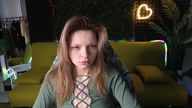 Snapshot of LitaBrom chatting on 03/13/25, 01:43 LitaBrom online show from 03/13/25, 01:43