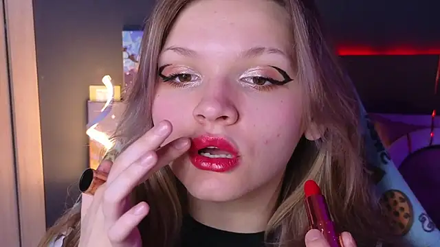 Snapshot of LitaBrom chatting on 03/17/25, 08:18 LitaBrom online show from 03/17/25, 08:18