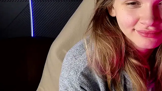 Snapshot of LitaBrom chatting on 09/25/25, 01:53 LitaBrom online show from 09/25/25, 01:53