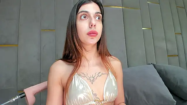 Snapshot of eva_lim chatting on 11/16/25, 10:32 eva lim online show from 11/16/25, 10:32