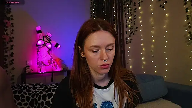 Snapshot of _SweetFox_ chatting on 11/16/25, 01:00 SweetFox online show from 11/16/25, 01:00