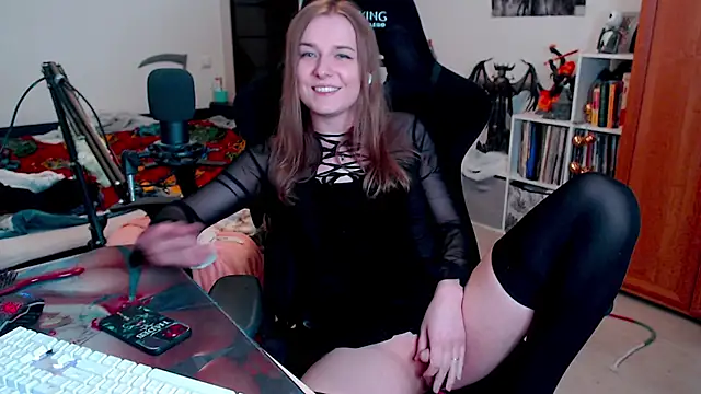 stellablondy online show from 12/17/24, 02:55