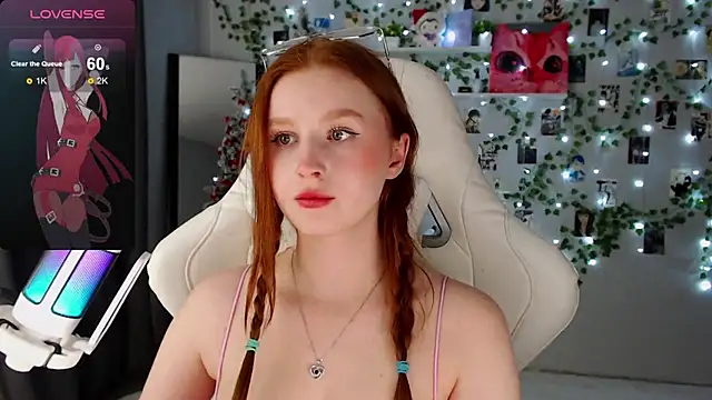 Snapshot of Meow_babe chatting on 12/22/24, 01:33 Meow babe online show from 12/22/24, 01:33