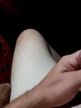 Snapshot of Cris29_84 chatting on 10/10/25, 05:28 Cris29 84 online show from 10/10/25, 05:28