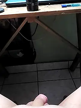 Snapshot of Cris29_84 chatting on 11/11/25, 06:35 Cris29 84 online show from 11/11/25, 06:35