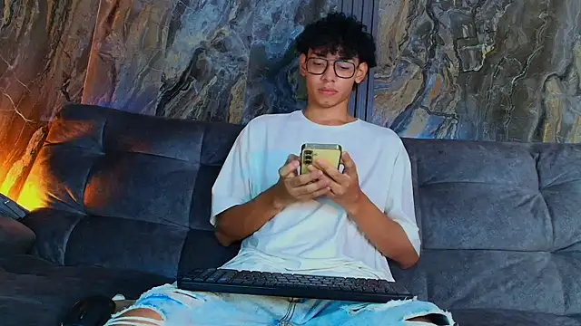 Snapshot of Daviid_laidd chatting on 01/18/25, 12:57 Daviid laidd online show from 01/18/25, 12:57