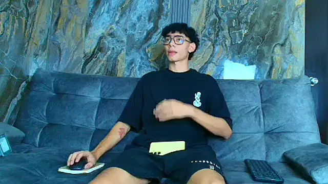 Snapshot of Daviid_laidd chatting on 01/25/25, 05:07 Daviid laidd online show from 01/25/25, 05:07