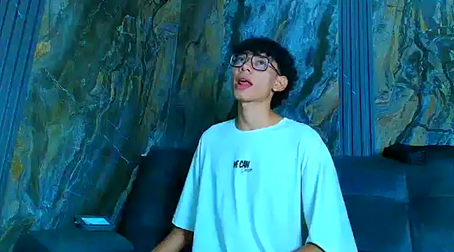 Snapshot of Daviid_laidd chatting on 01/31/25, 03:20 Daviid laidd online show from 01/31/25, 03:20