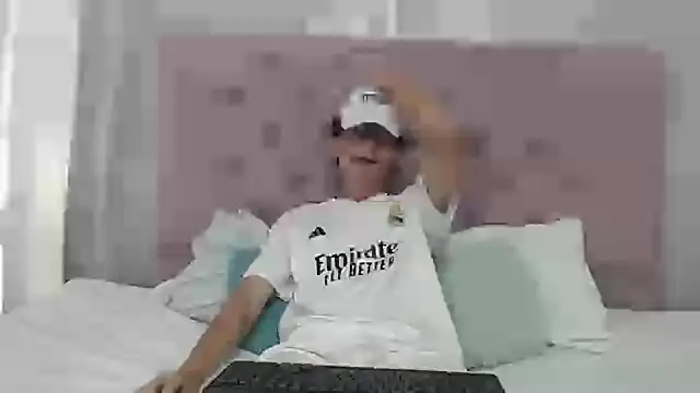 Snapshot of Daviid_laidd chatting on 02/15/25, 07:17 Daviid laidd online show from 02/15/25, 07:17