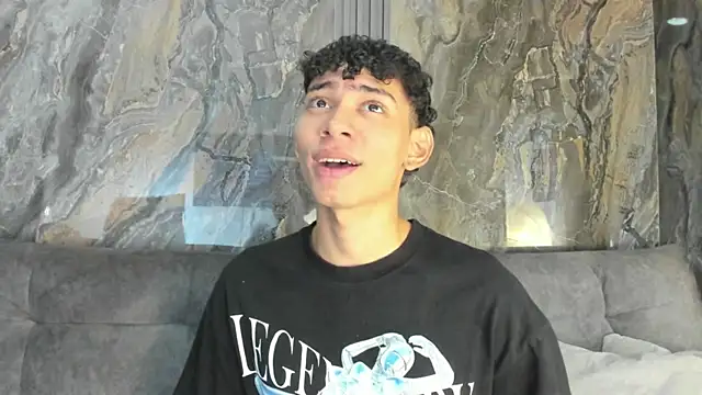 Snapshot of Daviid_laidd chatting on 10/18/25, 08:31 Daviid laidd online show from 10/18/25, 08:31